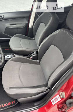 Хэтчбек Peugeot 206 2006 в 