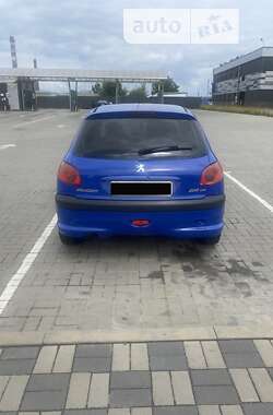 Хетчбек Peugeot 206 2006 в Черкасах