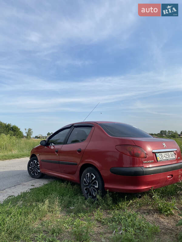 Седан Peugeot 206 2008 в Остер
