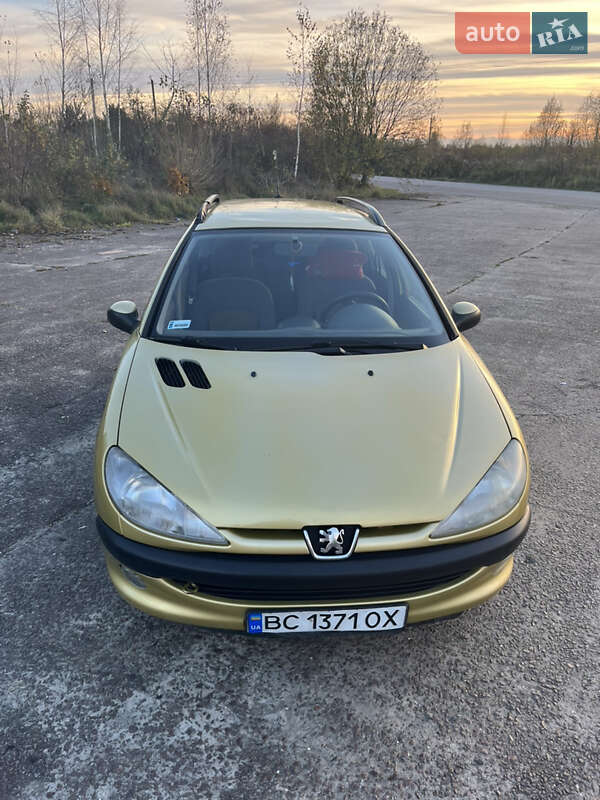 Универсал Peugeot 206 2003 в 