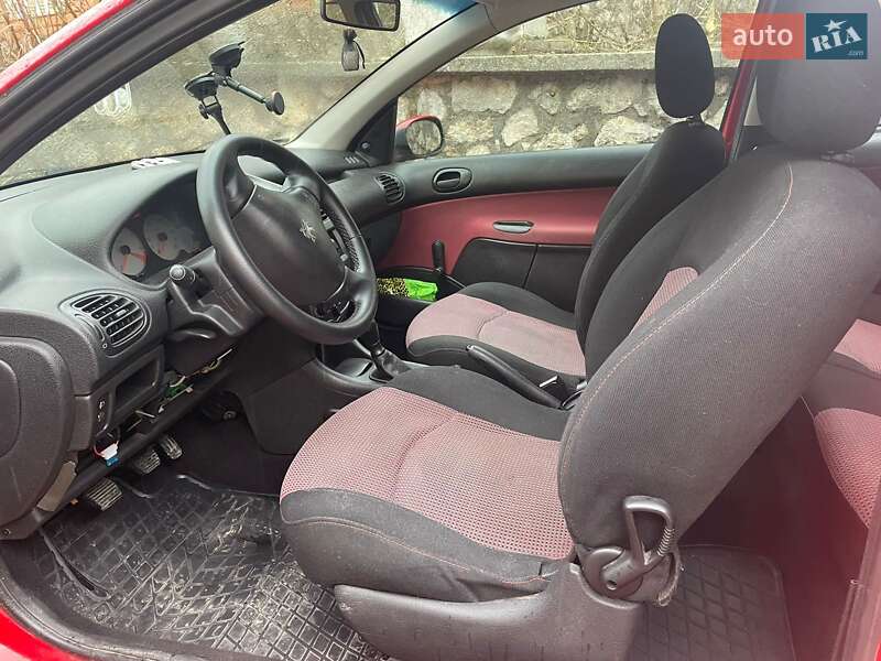 Хэтчбек Peugeot 206 2005 в Тернополе