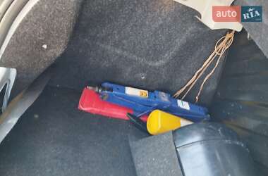Хэтчбек Peugeot 206 2002 в 