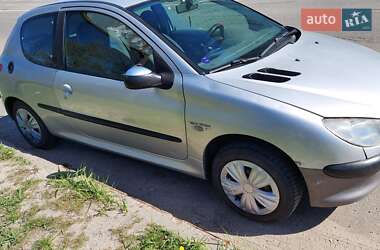 Хэтчбек Peugeot 206 2002 в Киеве