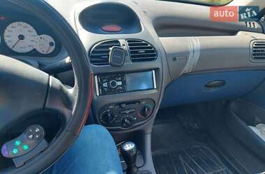 Хэтчбек Peugeot 206 2002 в 