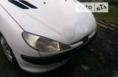 Хэтчбек Peugeot 206 2002 в 