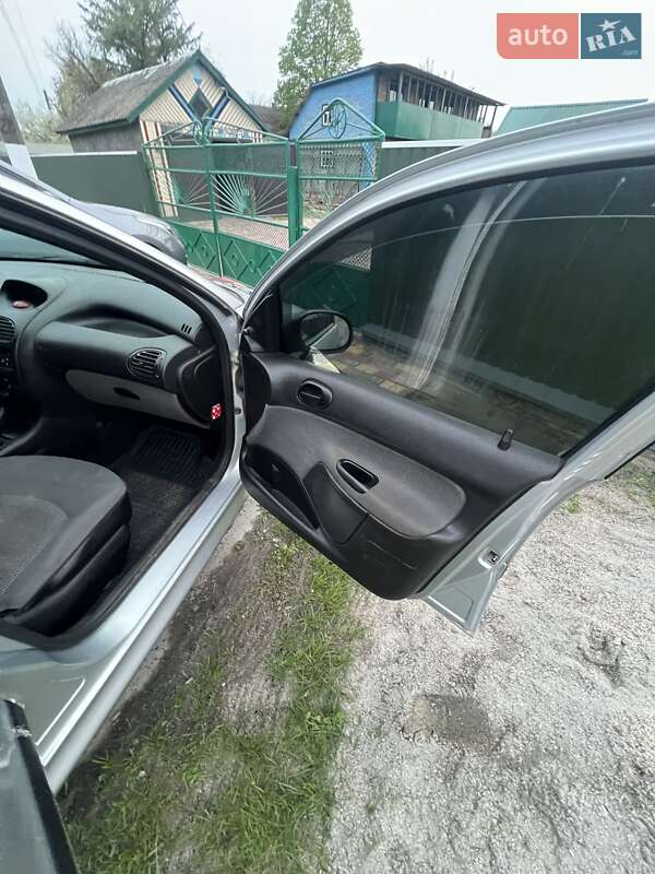 Седан Peugeot 206 2007 в Кагарлику