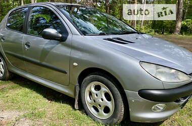 Хетчбек Peugeot 206 2001 в Черкасах