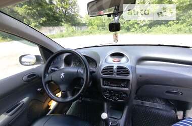 Хетчбек Peugeot 206 2008 в Чернівцях