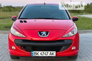 Хэтчбек Peugeot 206 2011 в Ровно