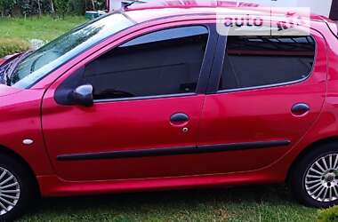 Хэтчбек Peugeot 206 2002 в Стрые