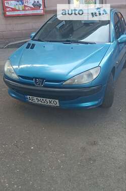 Хетчбек Peugeot 206 2000 в Дніпрі