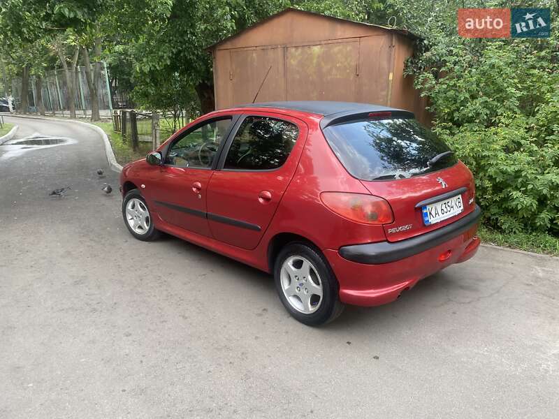 Хэтчбек Peugeot 206 2005 в Киеве