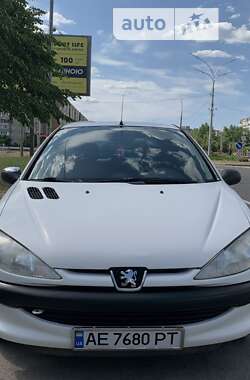 Хэтчбек Peugeot 206 2003 в Киеве