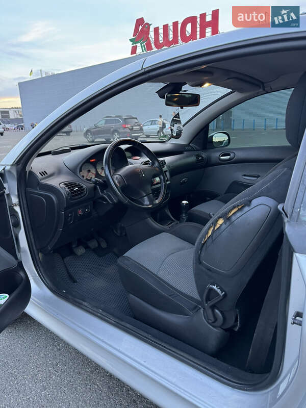 Кабриолет Peugeot 206 2003 в Киеве фото 11 Кабриолет Peugeot 206 2003 в Киеве