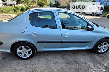 Седан Peugeot 206 2007 в Киеве