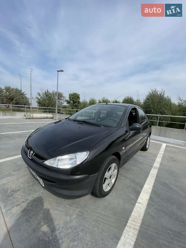Хетчбек Peugeot 206 2008 в Києві