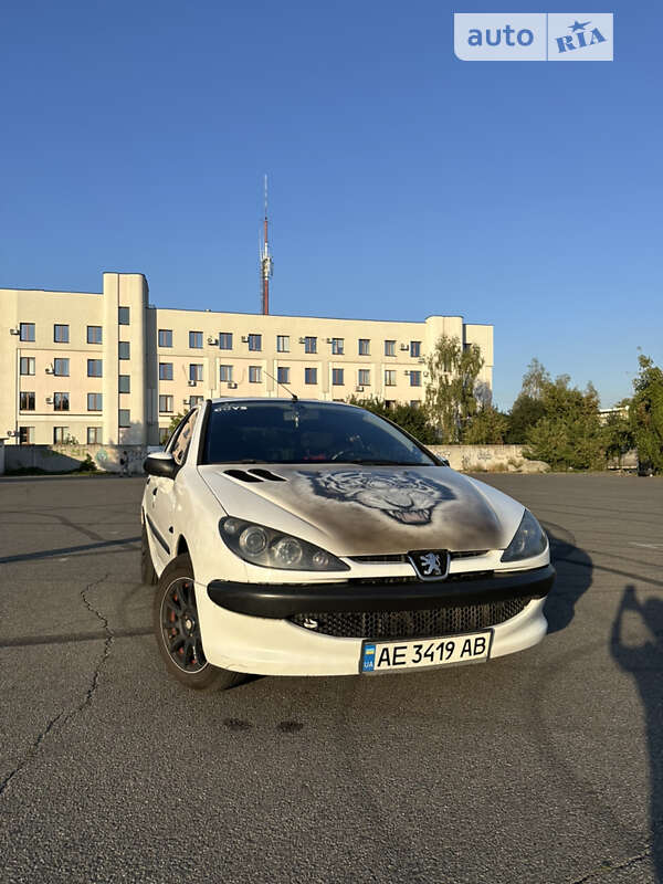 Хэтчбек Peugeot 206 2008 в Киеве