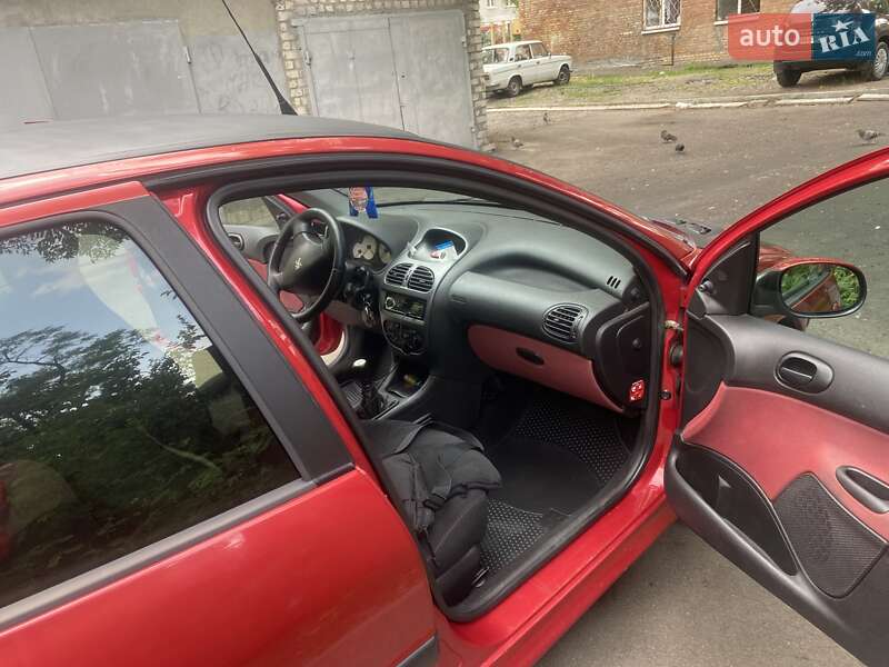 Хэтчбек Peugeot 206 2005 в Киеве