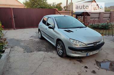 Хэтчбек Peugeot 206 2008 в Новомосковске