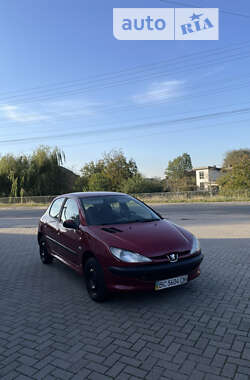 Хэтчбек Peugeot 206 2002 в Городке