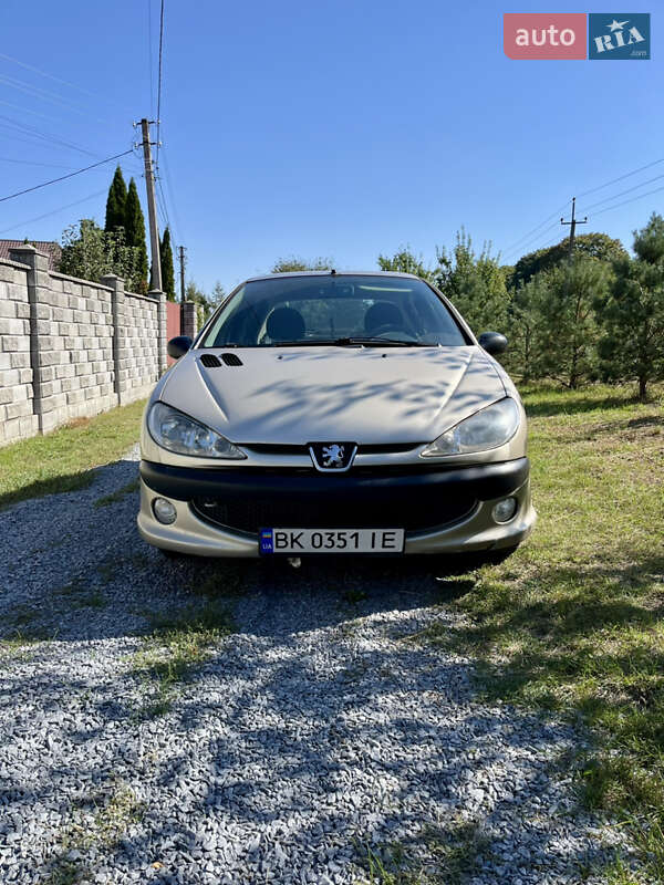 Седан Peugeot 206 2007 в Рівному