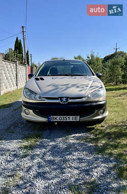 Седан Peugeot 206 2007 в Рівному