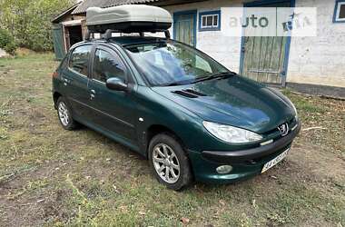 Хэтчбек Peugeot 206 2004 в Киеве