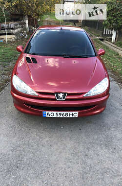 Хетчбек Peugeot 206 2005 в Мукачевому