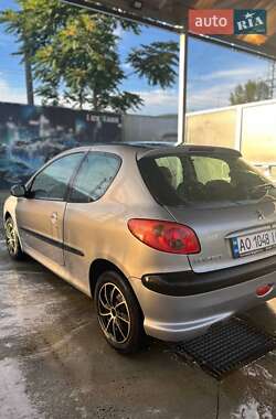 Хетчбек Peugeot 206 2004 в Сваляві