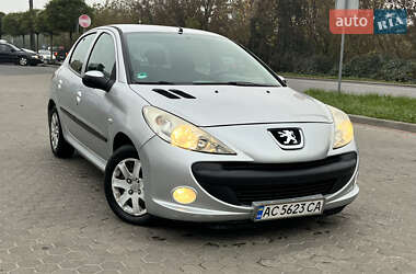 Хэтчбек Peugeot 206 2011 в Луцке