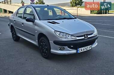 Седан Peugeot 206 2007 в Киеве