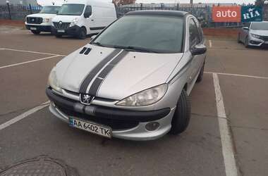 Хетчбек Peugeot 206 2001 в Києві