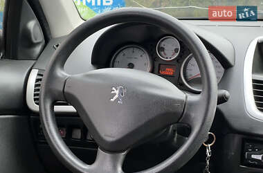 Хэтчбек Peugeot 206 2010 в Ивано-Франковске