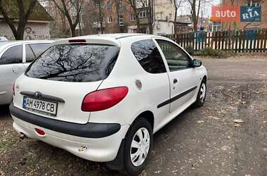 Хетчбек Peugeot 206 2002 в Житомирі