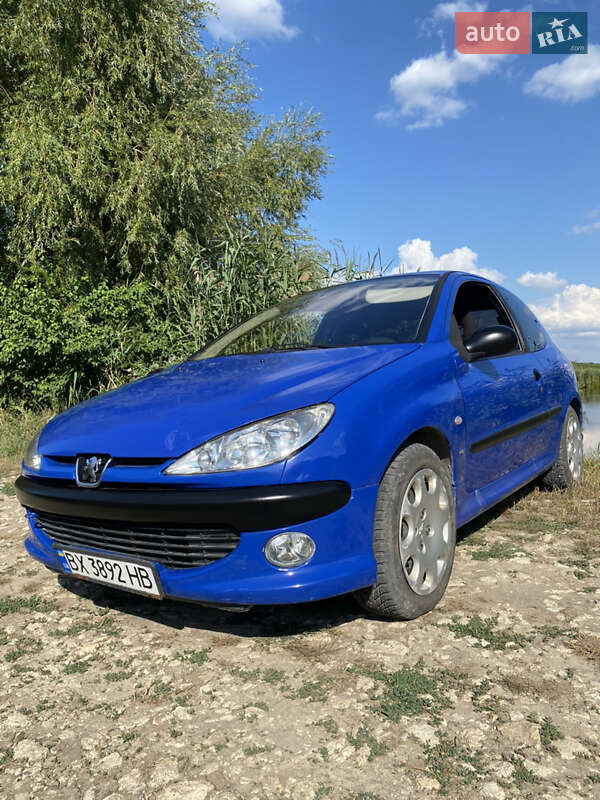 Хэтчбек Peugeot 206 2001 в Чемеровцах фото 2 Хэтчбек Peugeot 206 2001 в Чемеровцах