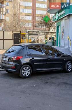 Хэтчбек Peugeot 206 2011 в Ивано-Франковске