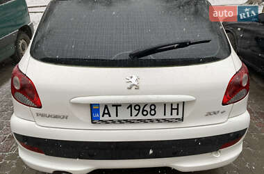 Хэтчбек Peugeot 206 2009 в 