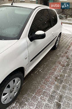 Хэтчбек Peugeot 206 2009 в 