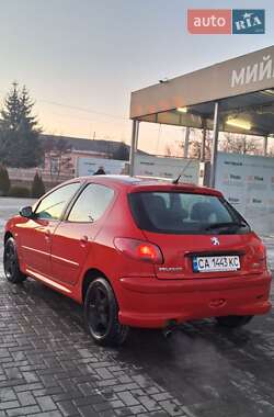 Хэтчбек Peugeot 206 2005 в Смеле