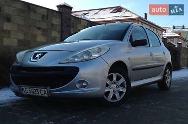 Хэтчбек Peugeot 206 2011 в Луцке