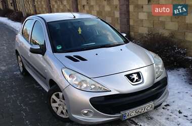 Хэтчбек Peugeot 206 2011 в Луцке