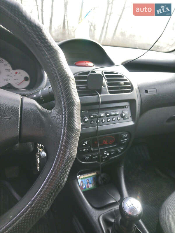 Седан Peugeot 206 2008 в Черкассах