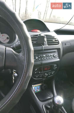Седан Peugeot 206 2008 в 