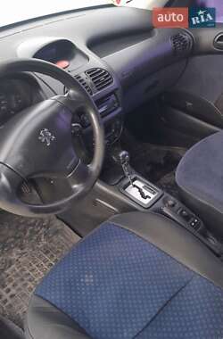 Хэтчбек Peugeot 206 2002 в Гостомеле