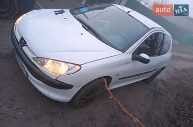 Хэтчбек Peugeot 206 2004 в Киеве