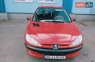 Хэтчбек Peugeot 206 2005 в 