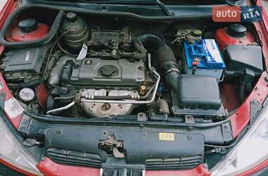 Хэтчбек Peugeot 206 2005 в 