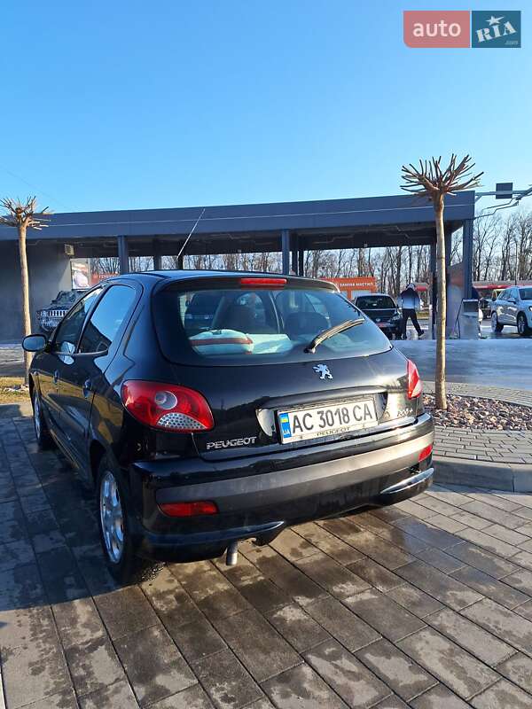 Хетчбек Peugeot 206 2011 в Луцьку