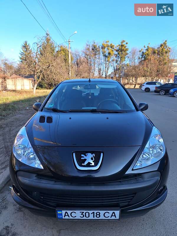 Хетчбек Peugeot 206 2011 в Луцьку