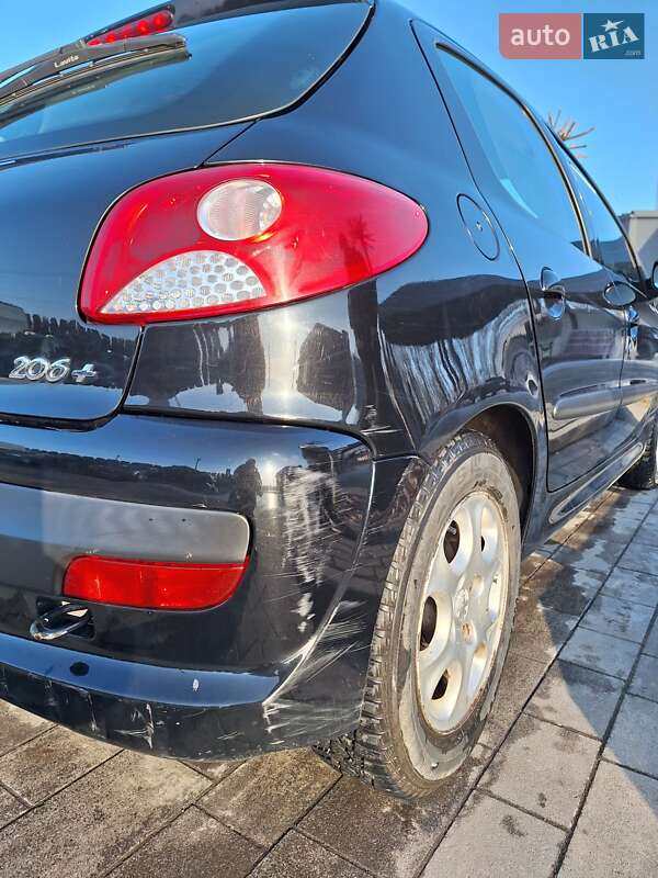 Хетчбек Peugeot 206 2011 в Луцьку